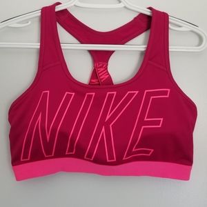 Womens Nike Sports Bra w/removable pads